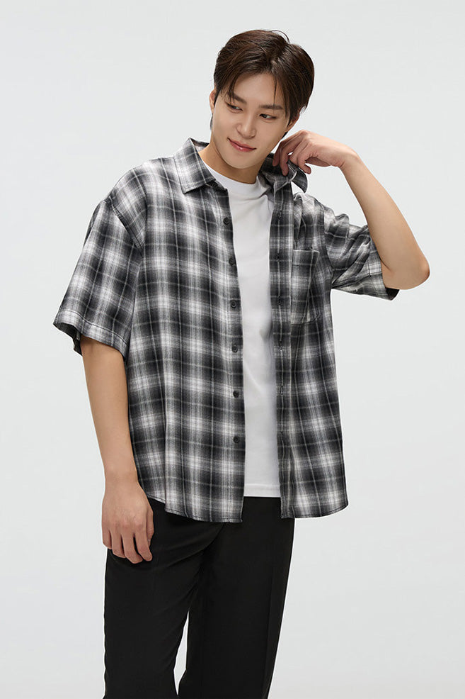 Men Short Sleeve Checked Shirt